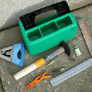 Czym uzupełnić ubytki w betonie? Ten materiał ma każdy!