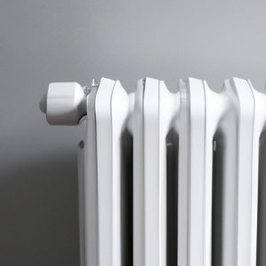 Jak odpowietrzyć grzejnik w bloku? Poradnik dla każdego!